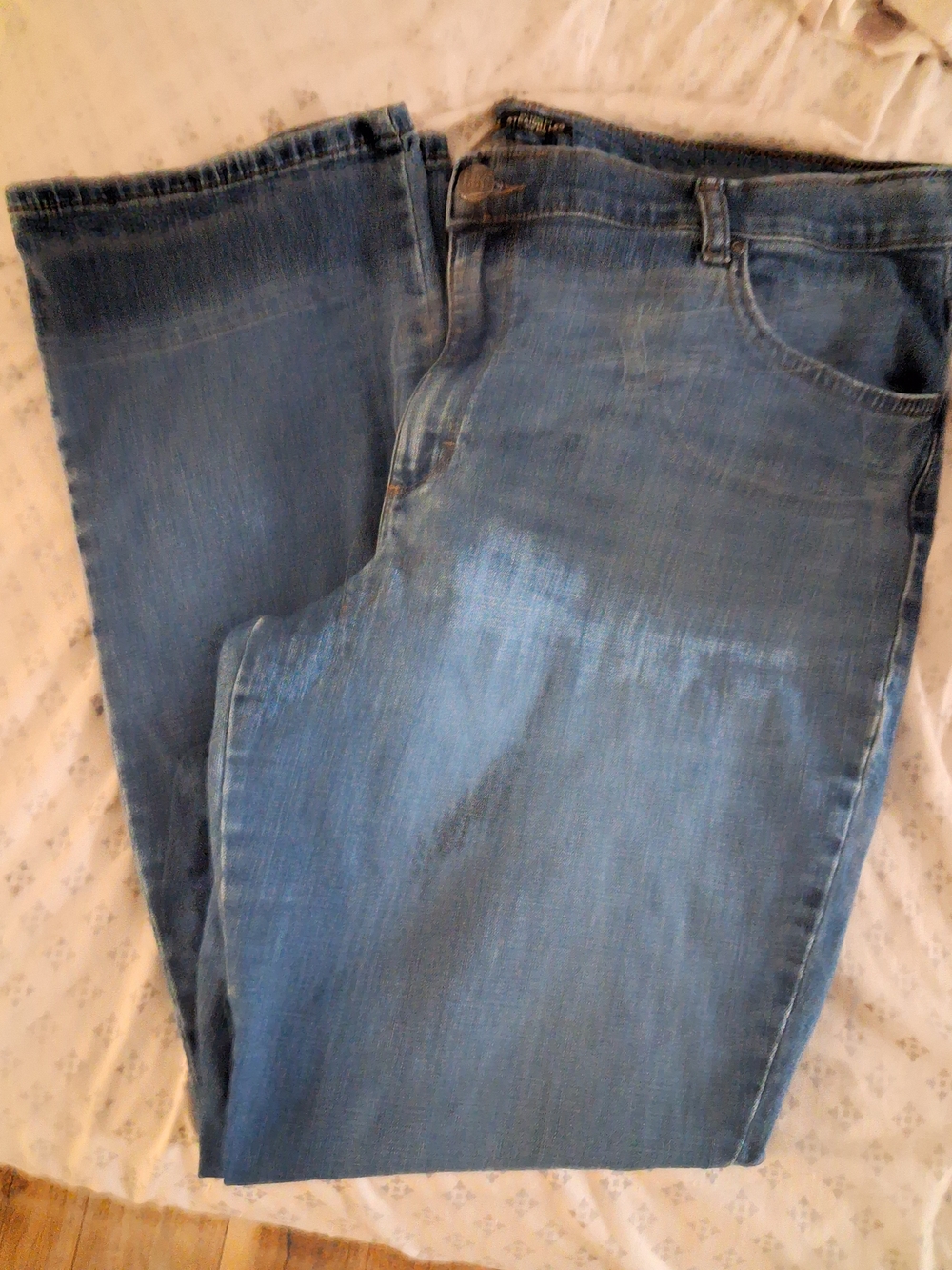 Lee Women's Straight-Leg Jeans in Washed Blue